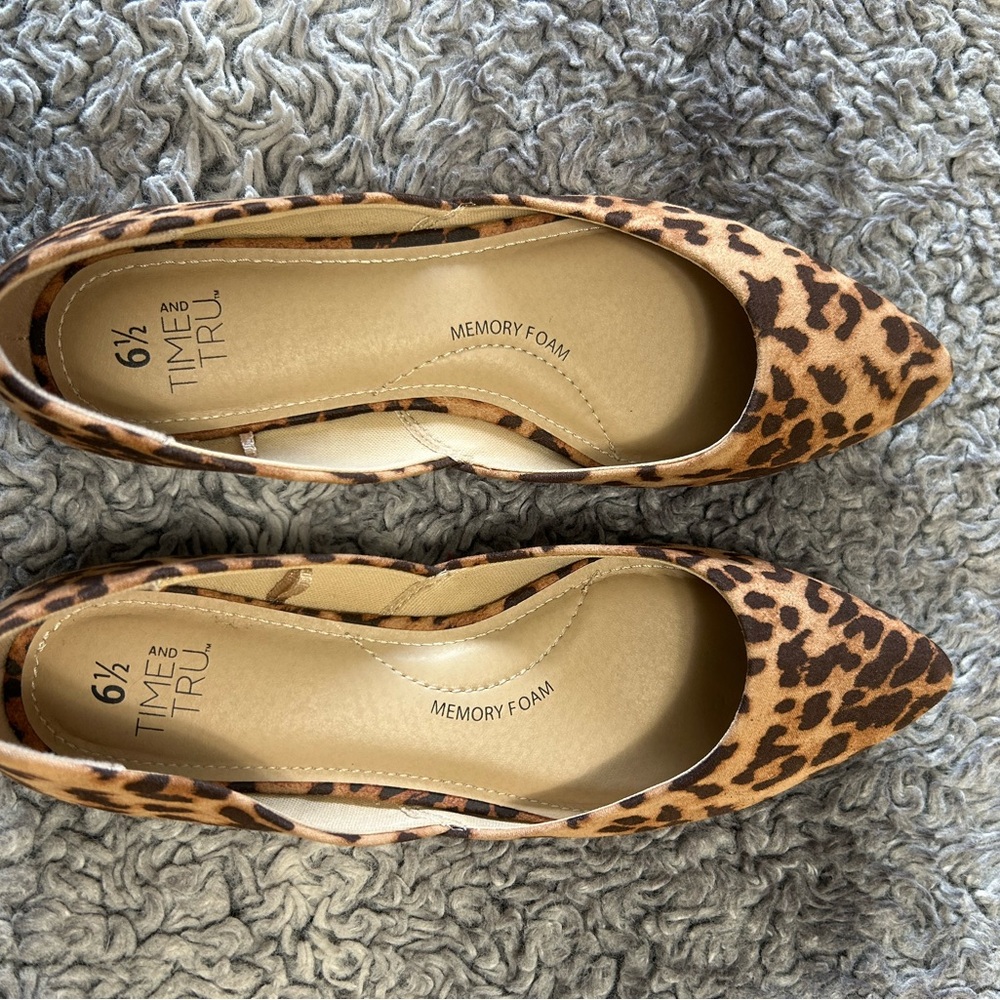 Time and Tru Women's Leopard Print Flats